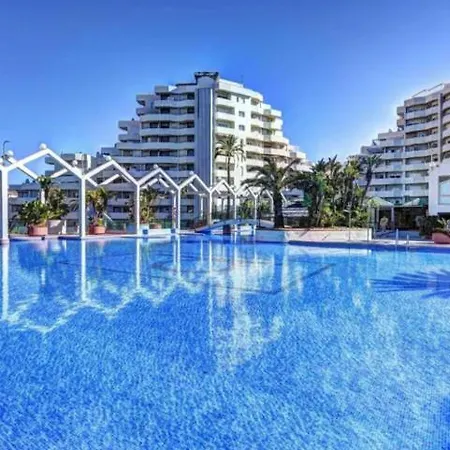 Benal Cozy With A Water Park. Apartment