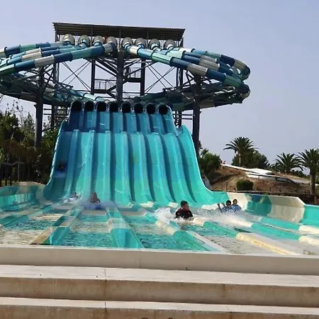 Benal Cozy With A Water Park.