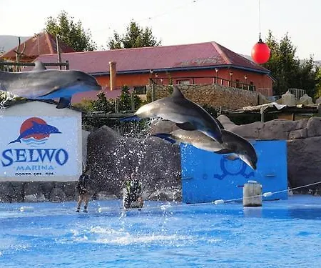 Benal Cozy With A Water Park. Daire Benalmádena